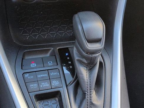 Used 2025 Toyota RAV4 LE image 7