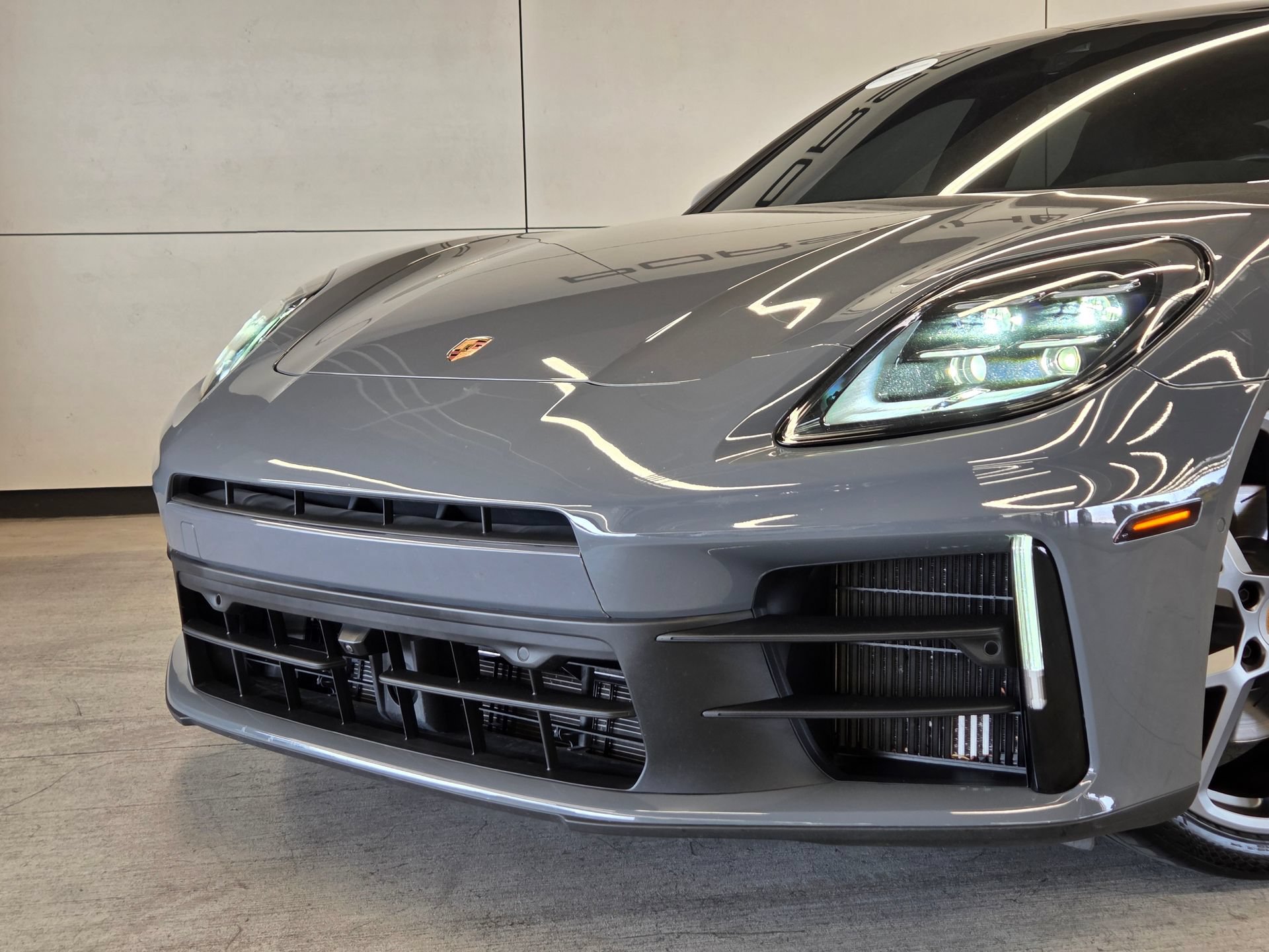 Certified 2025 Porsche Panamera image 27
