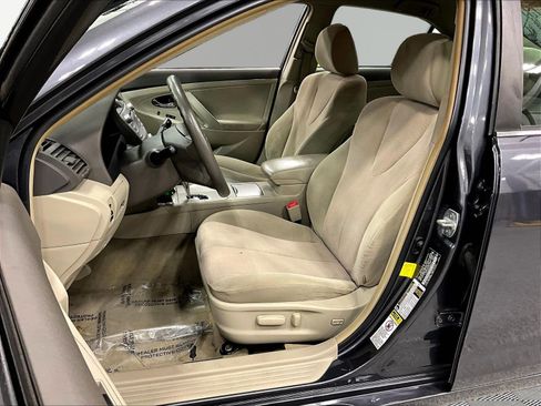 Used 2011 Toyota Camry LE FWD image 21