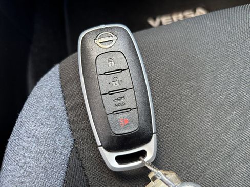 Used 2025 Nissan Versa SV FWD image 22