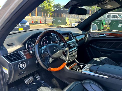 Used 2012 Mercedes-Benz ML 63 AMG 4MATIC image 10