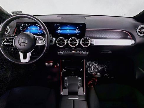 Used 2023 Mercedes-Benz GLB 250 image 4