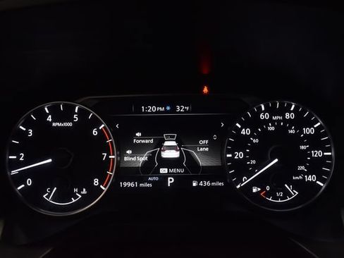 Used 2025 Nissan Rogue SV AWD/4WD image 28