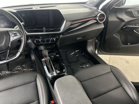 Used 2025 Chevrolet Trax RS w/ Driver Confidence Package FWD image 19