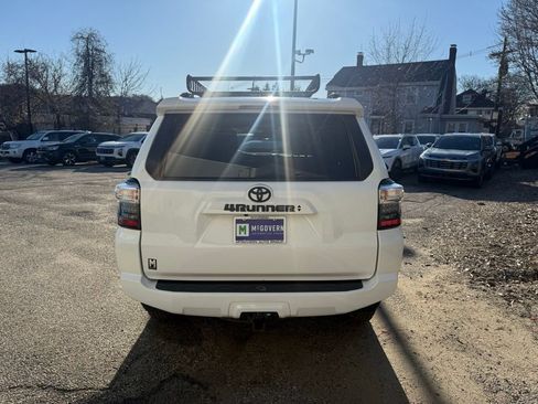 Used 2022 Toyota 4Runner Trail Special Edition AWD/4WD image 5
