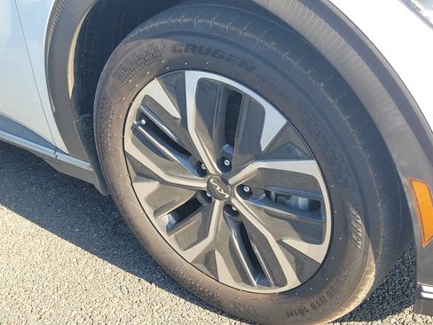 Used 2024 Kia EV6 Light RWD image 4