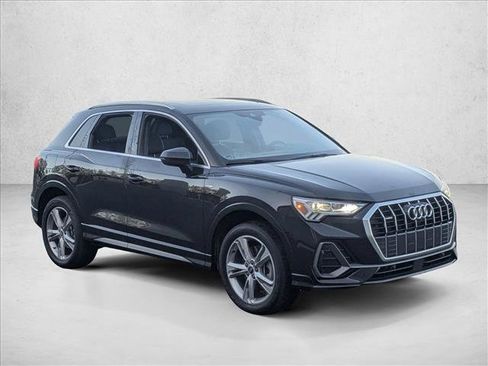 Certified 2022 Audi Q3 2.0T Premium Plus image 3