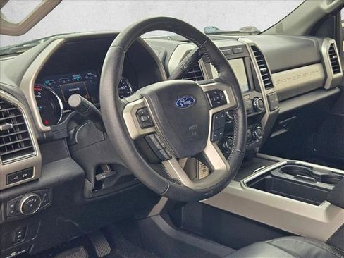 Used 2020 Ford F250 Lariat w/ Chrome Package image 9