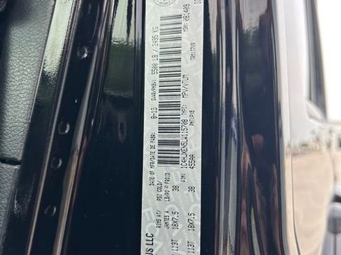 Used 2020 Jeep Wrangler Unlimited Sahara w/ Uconnect 4C Nav & Sound Group AWD/4WD image 31