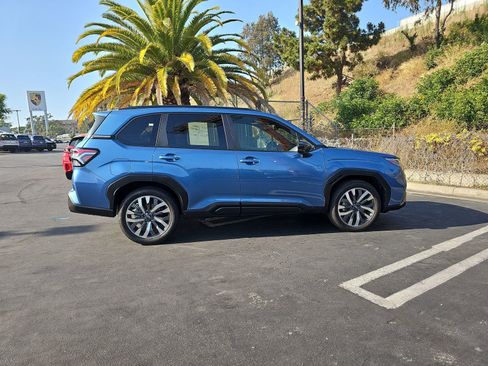 Used 2025 Subaru Forester Touring AWD/4WD image 8