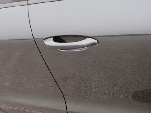 New 2026 Porsche Macan image 16