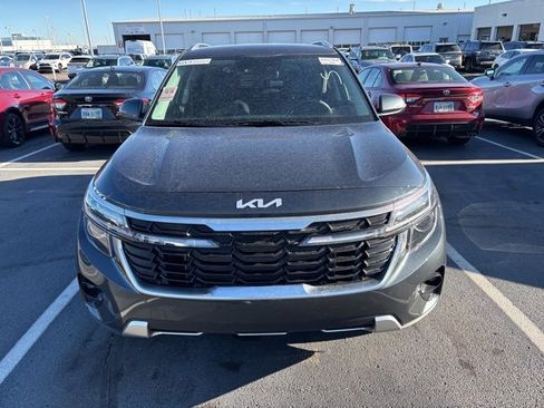 Used 2024 Kia Seltos S image 2