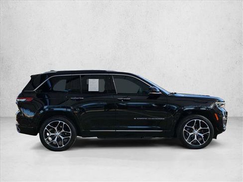 Used 2022 Jeep Grand Cherokee Summit AWD/4WD image 23