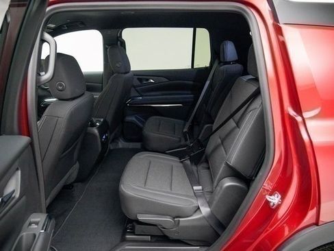 New 2026 Chevrolet Traverse LT image 25