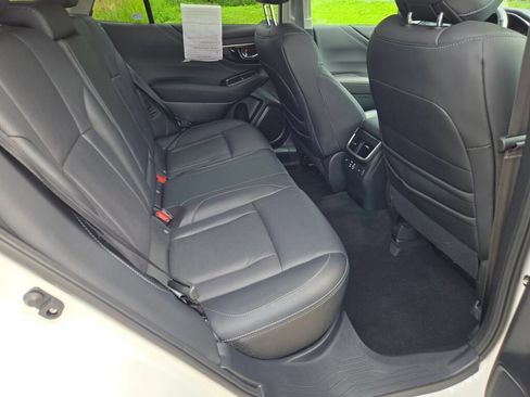 Used 2024 Subaru Outback Limited AWD/4WD image 11