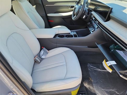 New 2025 Hyundai Sonata Limited image 9