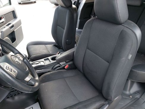 Used 2012 Toyota FJ Cruiser SR image 15