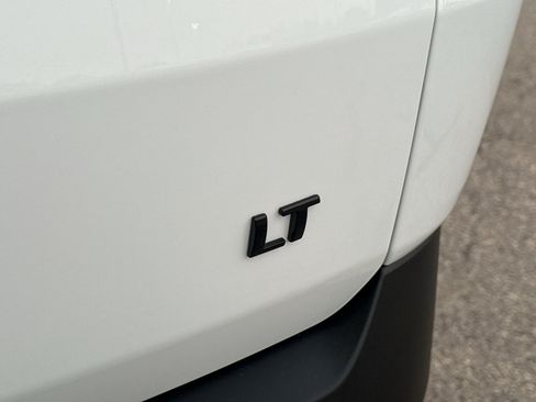 Used 2022 Chevrolet Traverse LT w/ Midnight/Sport Edition AWD/4WD image 9