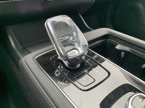 Used 2025 Volvo XC90 B6 Plus image 26