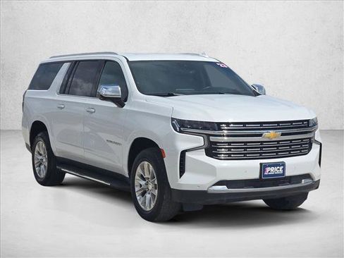 Used 2023 Chevrolet Suburban Premier image 3