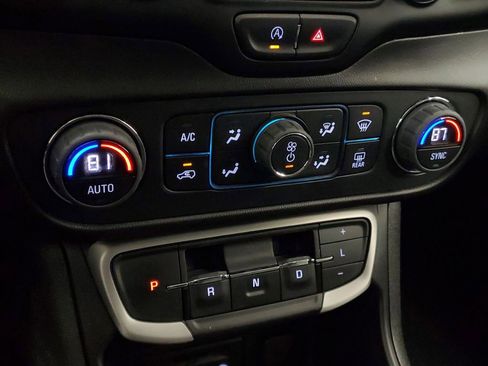 Used 2023 GMC Terrain SLT image 20