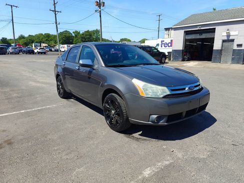 Used 2010 Ford Focus SEL FWD image 7