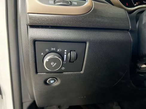 Used 2017 Jeep Grand Cherokee Laredo w/ Quick Order Package 2BE RWD image 17