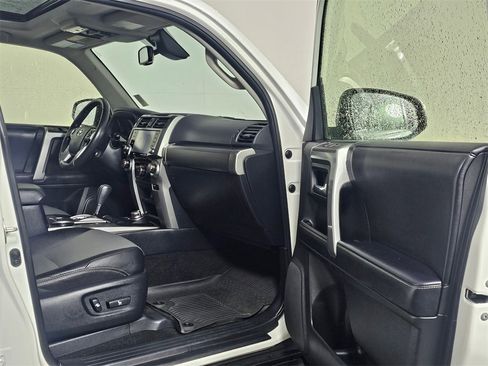 Used 2022 Toyota 4Runner SR5 Premium w/ Moonroof Package image 12