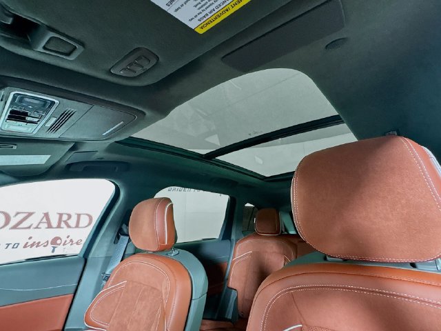Used 2025 Lincoln Nautilus Black Label AWD/4WD image 27