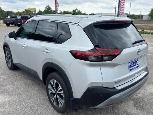 Used 2021 Nissan Rogue SV w/ Premium Package FWD image 8