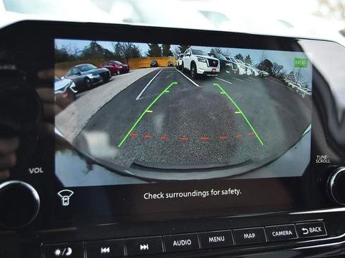 New 2025 Nissan Pathfinder Platinum image 17