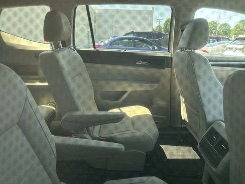 Used 2023 Volkswagen Atlas SE AWD/4WD image 9