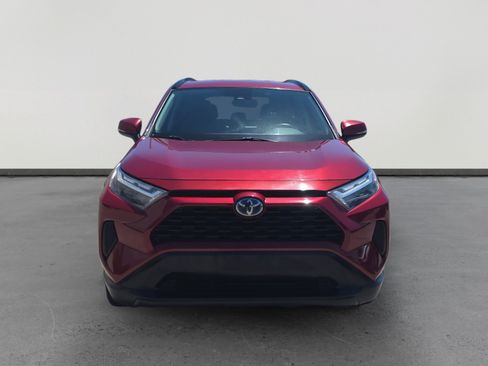 Used 2022 Toyota RAV4 XLE w/ XLE Grade Weather Package AWD/4WD image 8