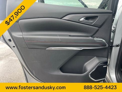 Used 2024 Chevrolet Traverse RS image 16