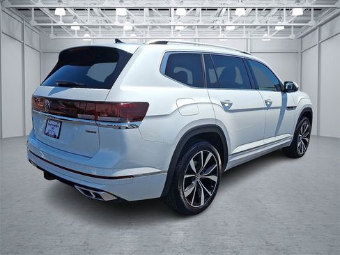 Used 2024 Volkswagen Atlas SEL Premium R-Line image 6
