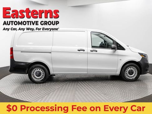 Used 2022 Mercedes-Benz Metris image 4