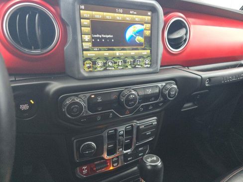 Certified 2021 Jeep Wrangler Unlimited Rubicon w/ Dual Top Group AWD/4WD image 31