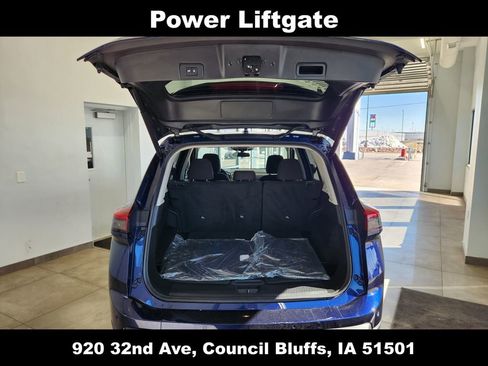 Used 2025 Nissan Rogue SV image 10