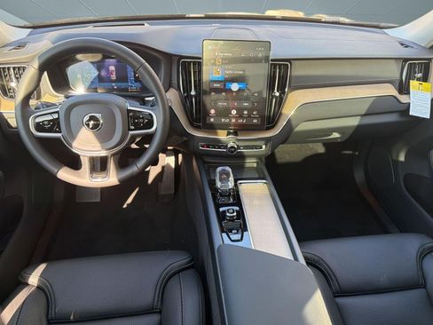 New 2026 Volvo XC60 T8 Ultra w/ Climate Package AWD/4WD image 17