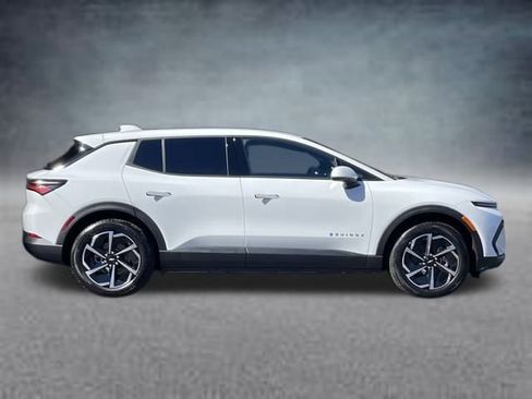 New 2026 Chevrolet Equinox EV LT image 4