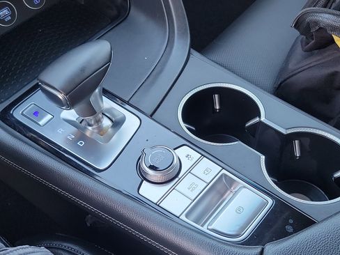 Certified 2025 Genesis G70 2.5T image 13