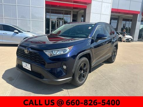 Used 2020 Toyota RAV4 XLE w/ Convenience Package AWD/4WD image 3