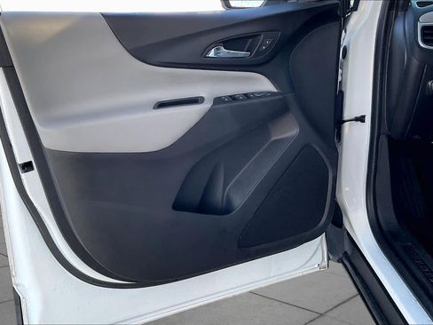 Used 2018 Chevrolet Equinox LS FWD image 21