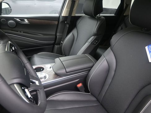 New 2025 Genesis GV80 2.5T Prestige image 22