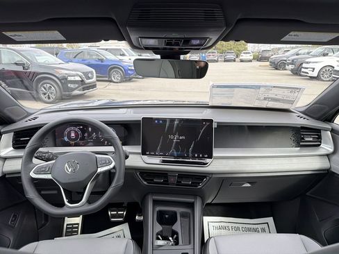 New 2026 Volkswagen Tiguan SE R-Line FWD image 22