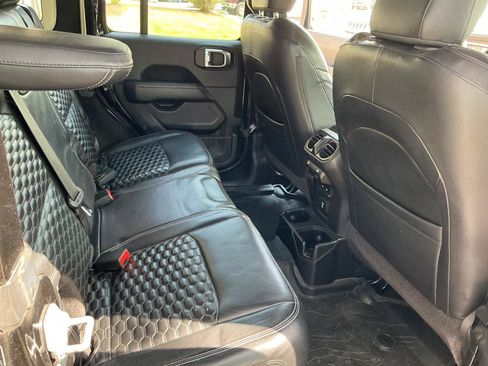 Used 2018 Jeep Wrangler Unlimited Sahara w/ Dual Top Group AWD/4WD image 19
