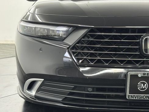 Used 2025 Honda Accord Touring image 9