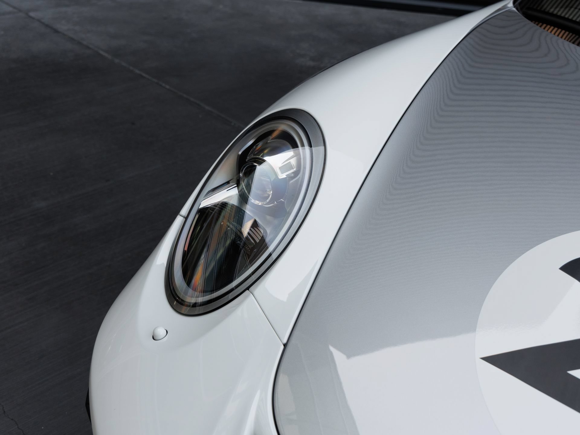 Certified 2019 Porsche 911 Speedster RWD image 40