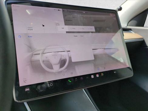 Used 2020 Tesla Model Y Long Range image 11