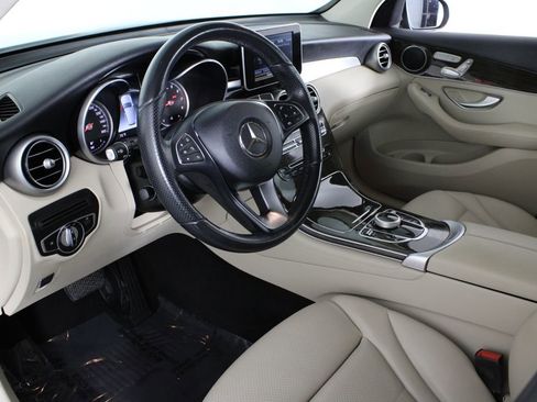 Used 2019 Mercedes-Benz GLC 300 image 17